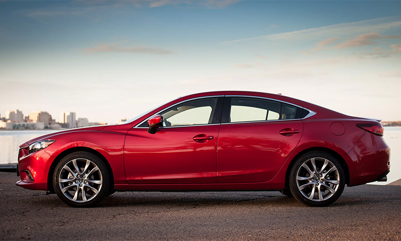 Mazda 6 - birkaç kuşak tarafından test edilmiştir