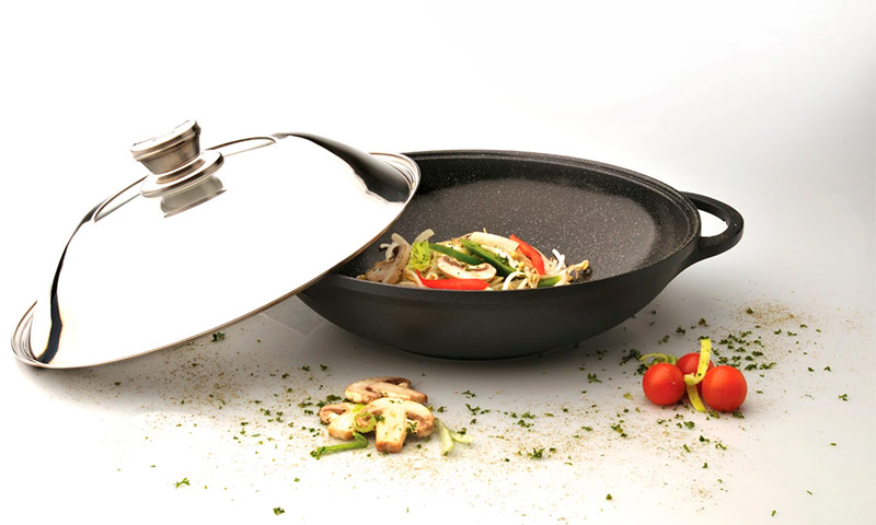 Kızartma tavaları wok