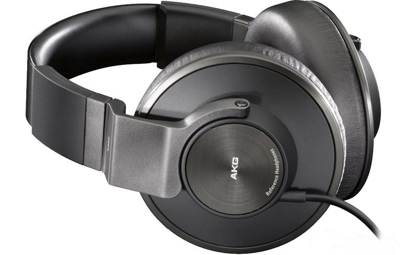 AKG K 550 - оптималният баланс на шумоизолация и съраунд звук