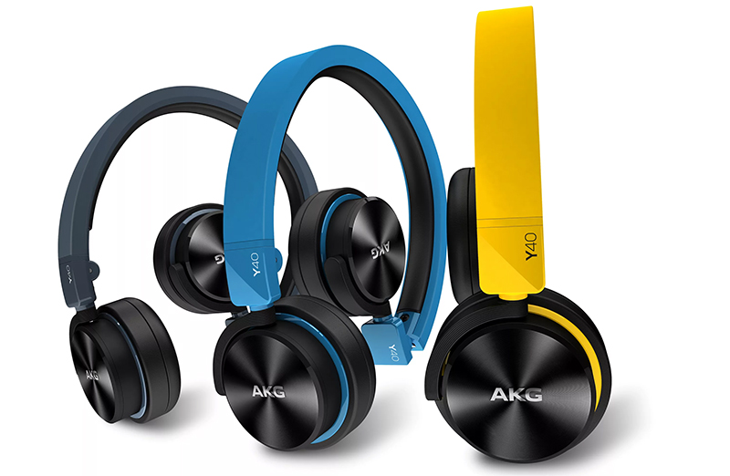 AKG Y40 - вграден микрофон и дистанционно управление