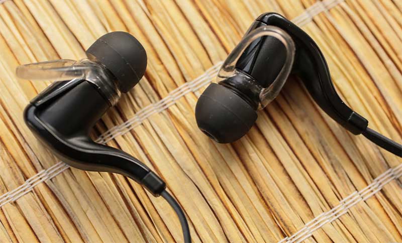 Plantronics-Backbeat-GO-2